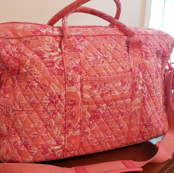 Vera Bradley Duffel Pink - Picture 5 of 6